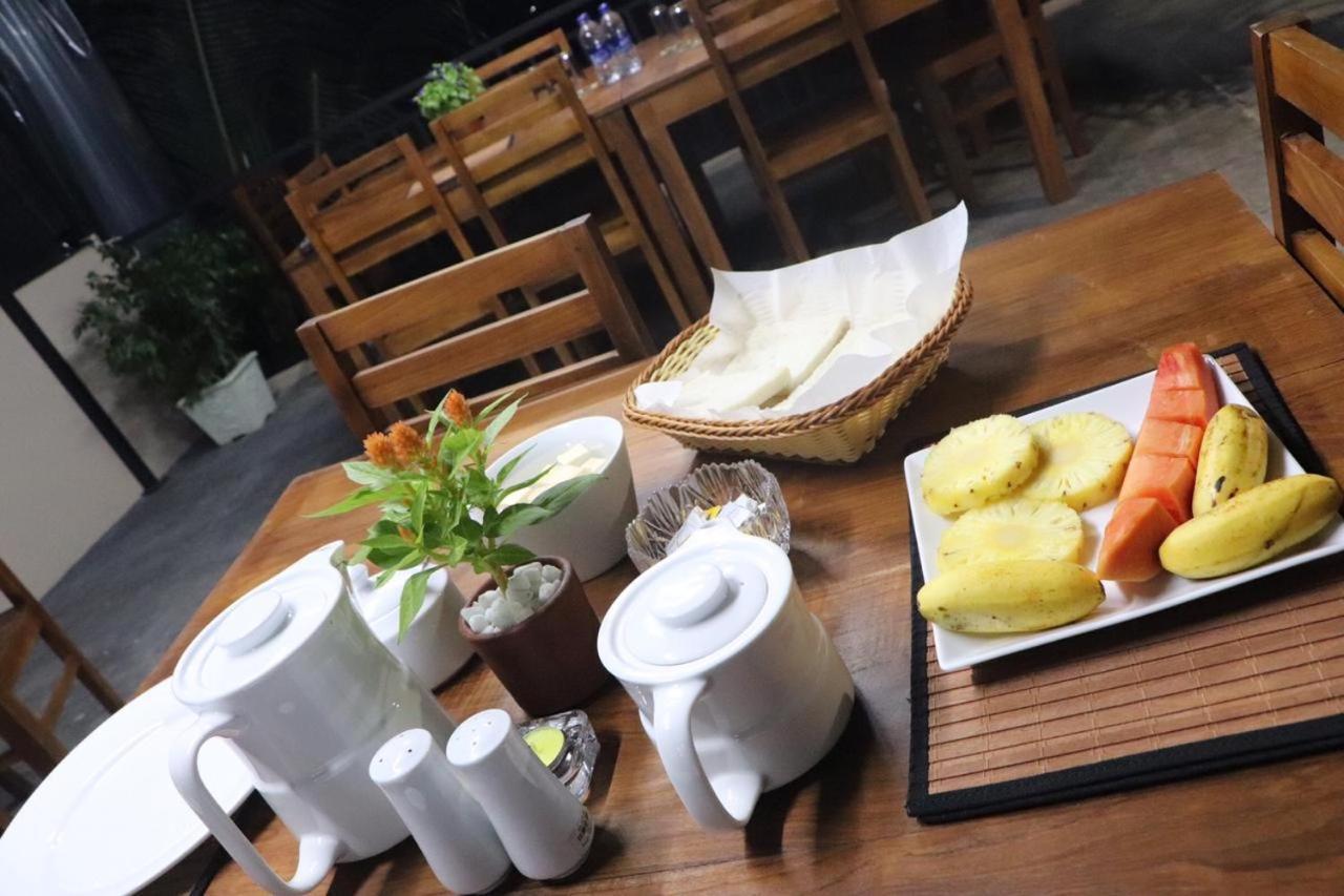 Ryan Residence & Restaurant Negombo Exteriör bild